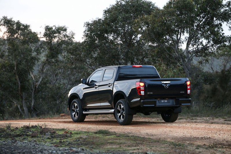 Đuôi xe Mazda BT-50 2021